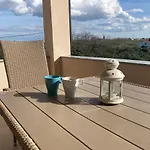 Hmelina Apartamento *