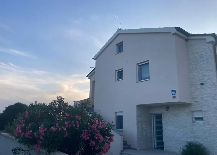 Hmelina Apartman *